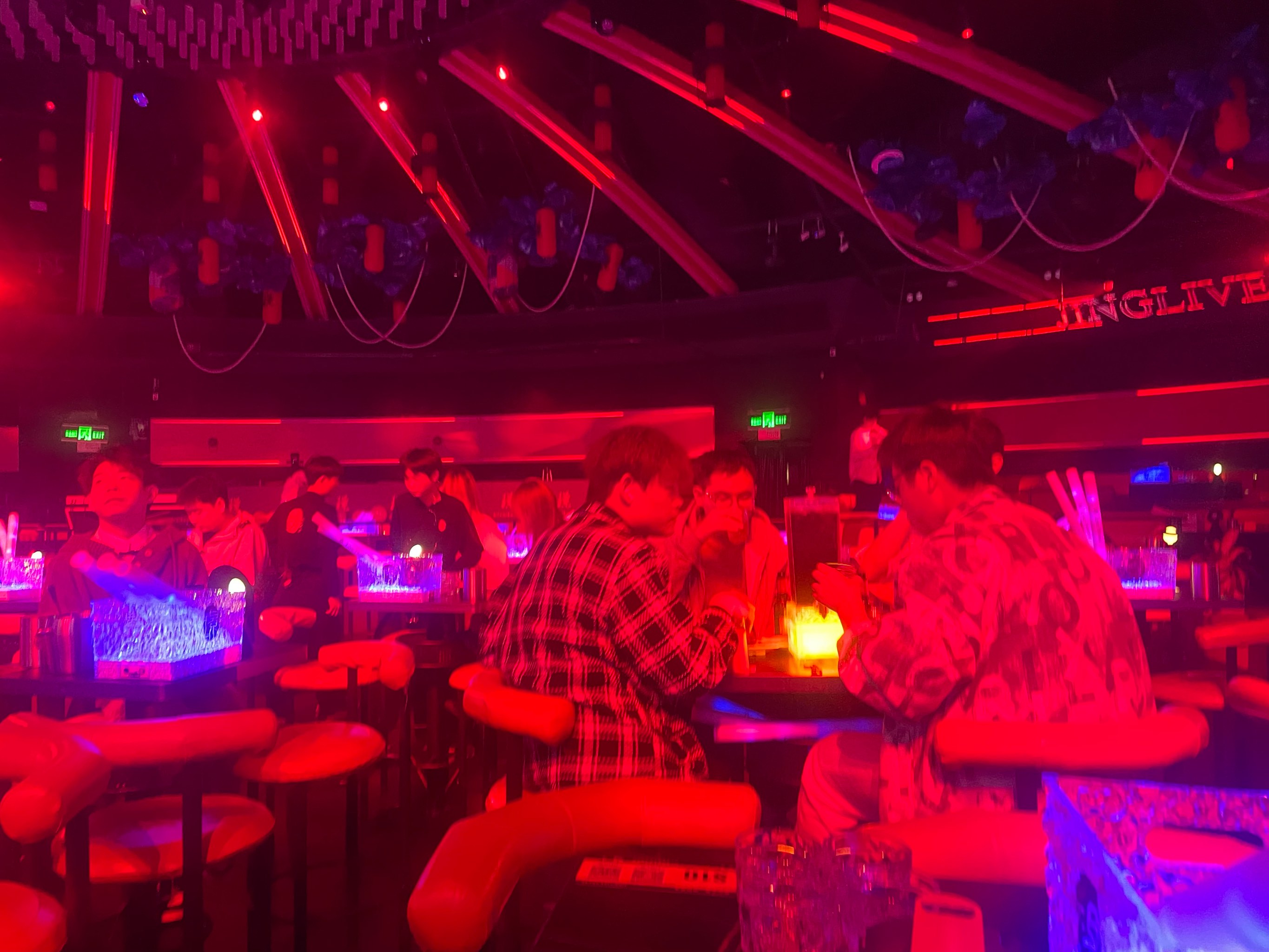 昭通商务KTV:中低端定位如何区分-绥江县ktv预定